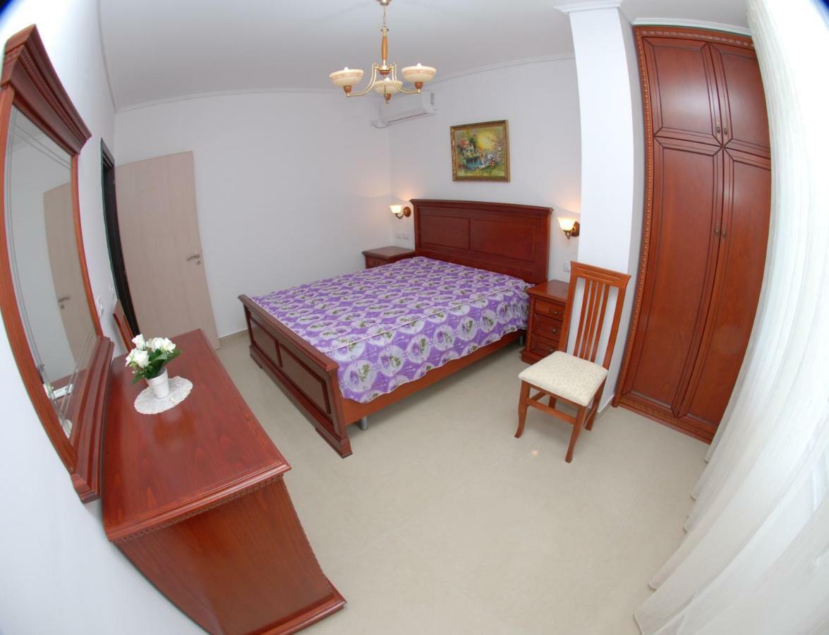 Erti'S Apartments ساراندا المظهر الخارجي الصورة