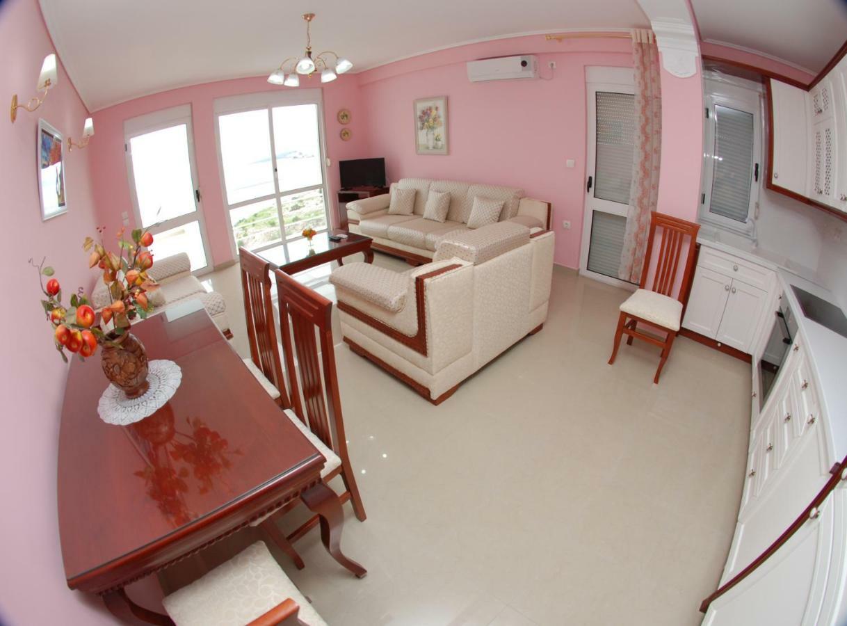 Erti'S Apartments ساراندا المظهر الخارجي الصورة